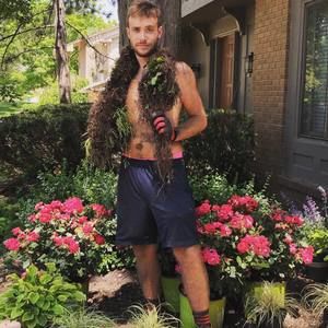 Meet your Posher, Cary